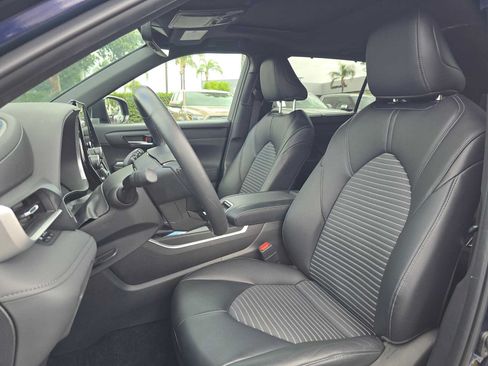 Certified 2024 Toyota Highlander XSE FWD image 25