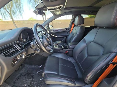 Used 2023 Porsche Macan AWD/4WD image 19