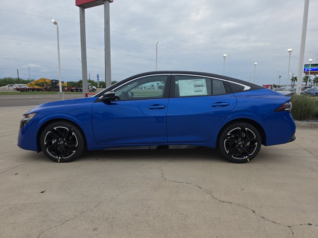 New 2027 Nissan Sentra SR w/ Floor Mat Package FWD image 4
