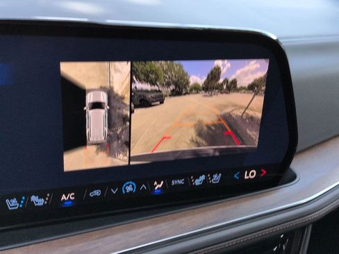 New 2026 Chevrolet Tahoe High Country w/ Sun And Tow Package AWD/4WD image 17