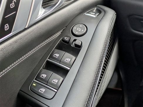 Used 2025 BMW X5 M Competition w/ Executive Package image 25