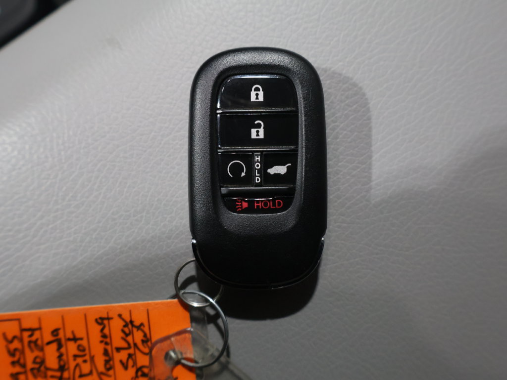 Used 2024 Honda Pilot Touring image 27