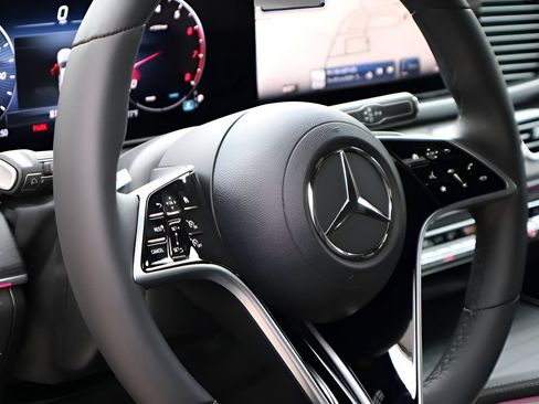 Certified 2025 Mercedes-Benz GLE 450 4MATIC image 20