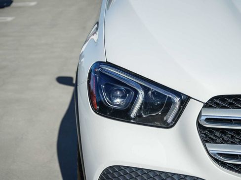 Used 2022 Mercedes-Benz GLE 350 4MATIC w/ Premium Package image 4
