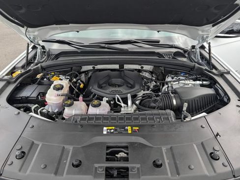Used 2022 Jeep Grand Cherokee Overland AWD/4WD image 10