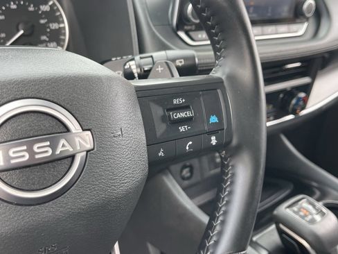 Used 2025 Nissan Rogue SV FWD image 26