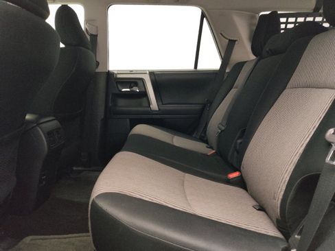 Used 2017 Toyota 4Runner SR5 AWD/4WD image 18
