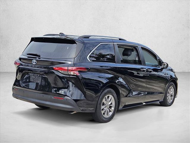 Used 2022 Toyota Sienna XLE FWD image 5