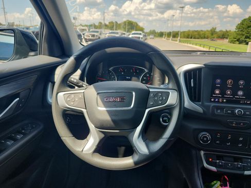 Used 2024 GMC Terrain SLE w/ Elevation Edition FWD image 11