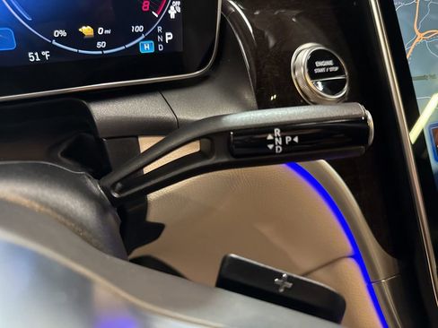 Used 2025 Mercedes-Benz GLC 350e GLC 350e image 25