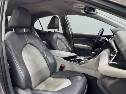 Used 2020 Toyota Camry XLE FWD image 63