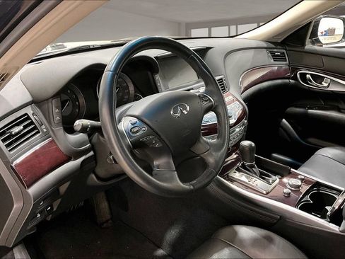 Used 2019 INFINITI Q70 Luxe image 13