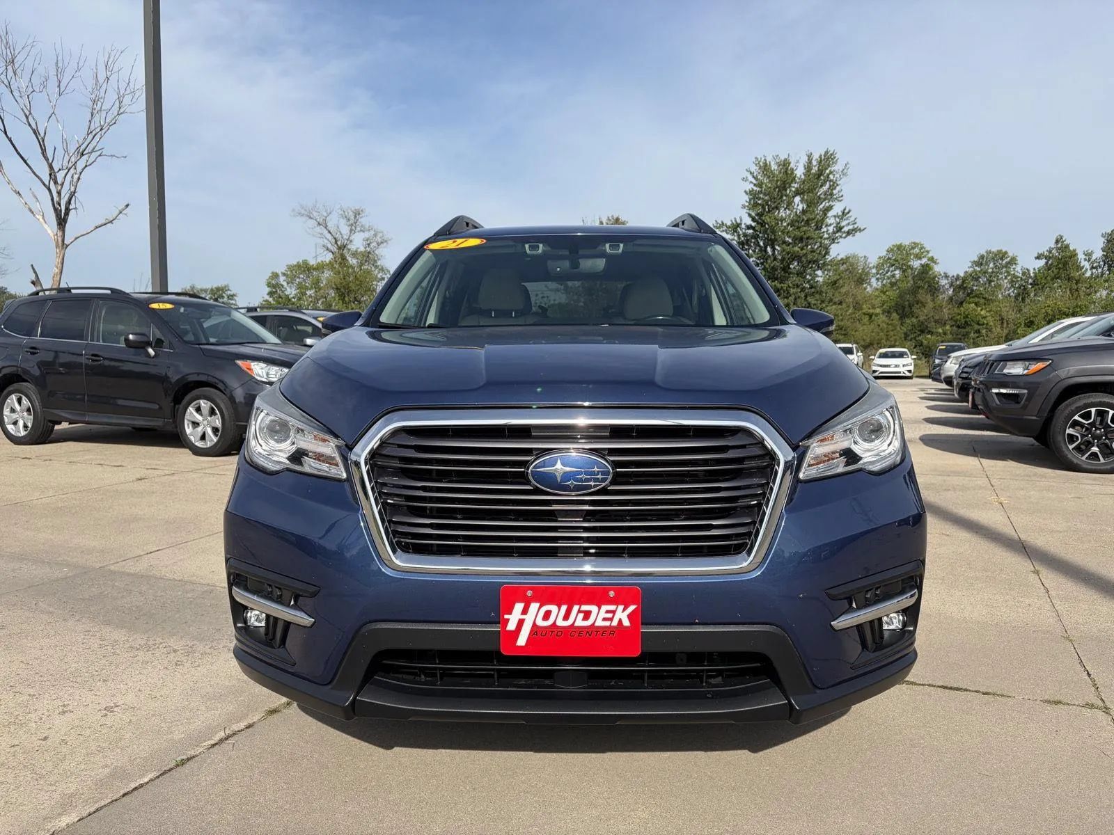 Used 2021 Subaru Ascent Limited AWD/4WD image 2