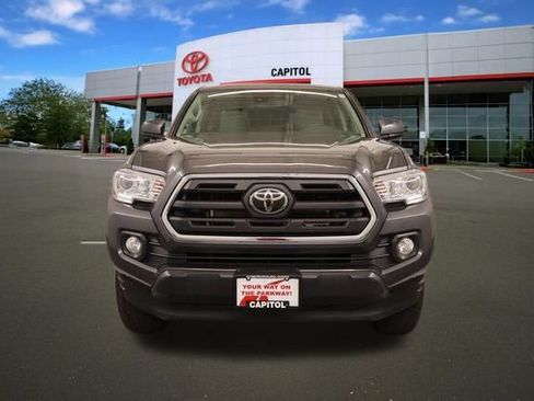 Used 2019 Toyota Tacoma SR5 AWD/4WD image 7