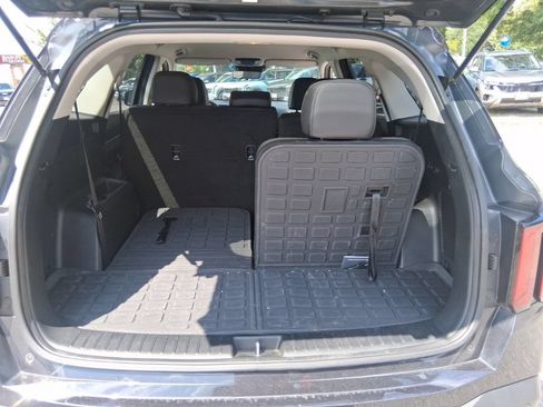 Certified 2025 Kia Sorento S FWD image 18