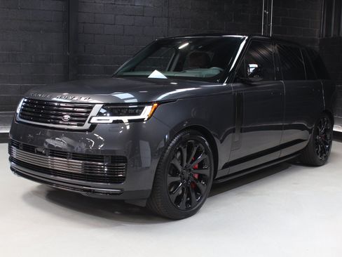 Used 2024 Land Rover Range Rover SV AWD/4WD image 5