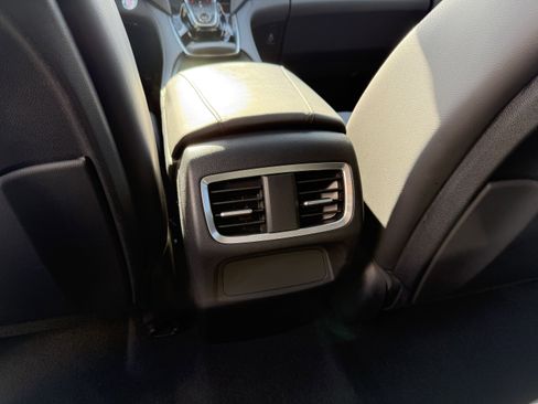 Used 2024 Acura RDX SH-AWD image 33