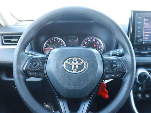 Used 2021 Toyota RAV4 LE image 23