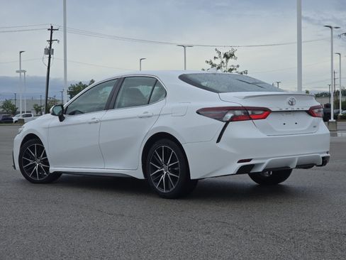 Used 2023 Toyota Camry SE FWD image 13