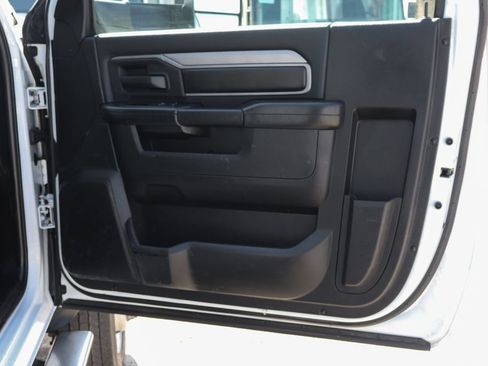 Used 2020 RAM 5500 Tradesman RWD image 34