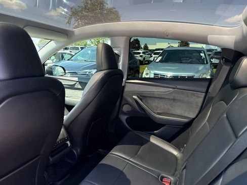 Used 2026 Tesla Model Y AWD image 10