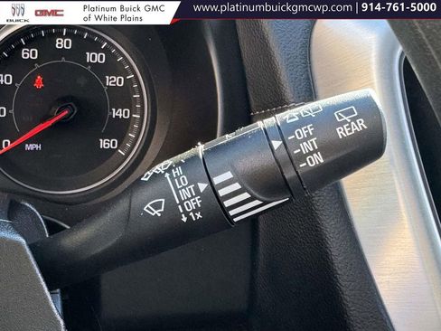 Used 2024 GMC Terrain SLE w/ Driver Convenience Package image 23