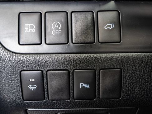 Used 2017 Toyota Highlander Limited w/ Protection Package #3 AWD/4WD image 29