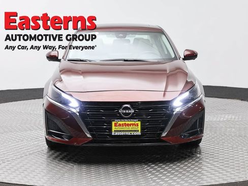 Used 2024 Nissan Altima 2.5 SL AWD/4WD image 2