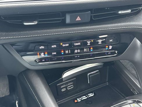 Certified 2023 Buick Envision Avenir image 31