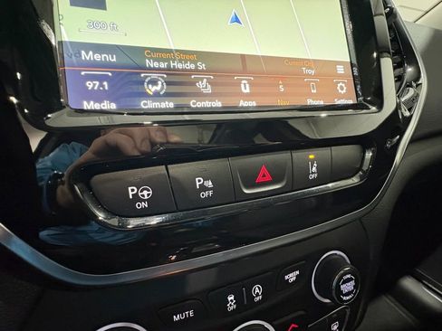 Used 2021 Jeep Cherokee Limited w/ Elite Package image 27