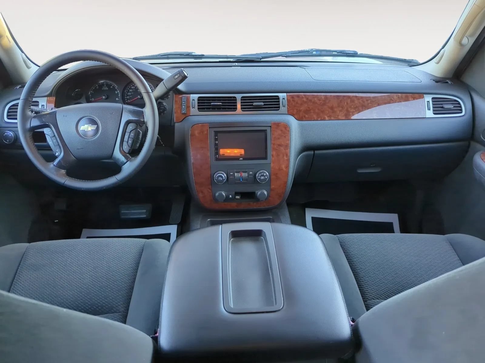 Used 2007 Chevrolet Suburban LT RWD image 4