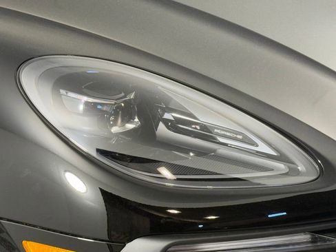 New 2026 Porsche Macan Turbo image 15