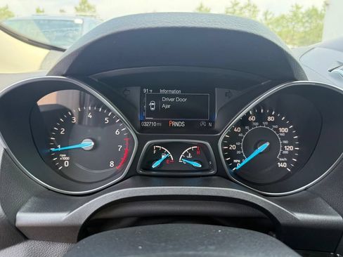 Used 2017 Ford Escape Titanium w/ Canadian Touring Package AWD/4WD image 9