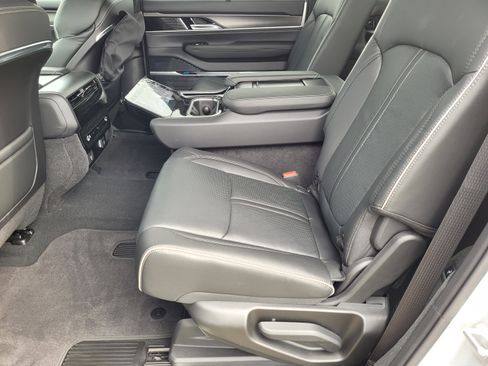 New 2025 Jeep Grand Wagoneer Series II Obsidian w/ Quick Order Packagew 28T image 11