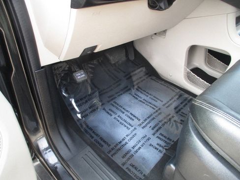 Used 2020 Dodge Grand Caravan SXT image 14