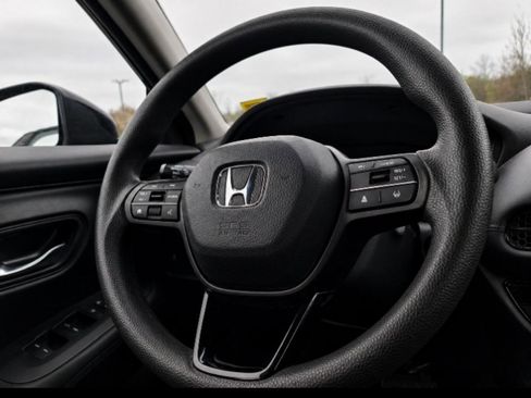 Used 2023 Honda HR-V LX image 14