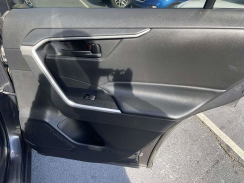 Used 2020 Toyota RAV4 LE image 41