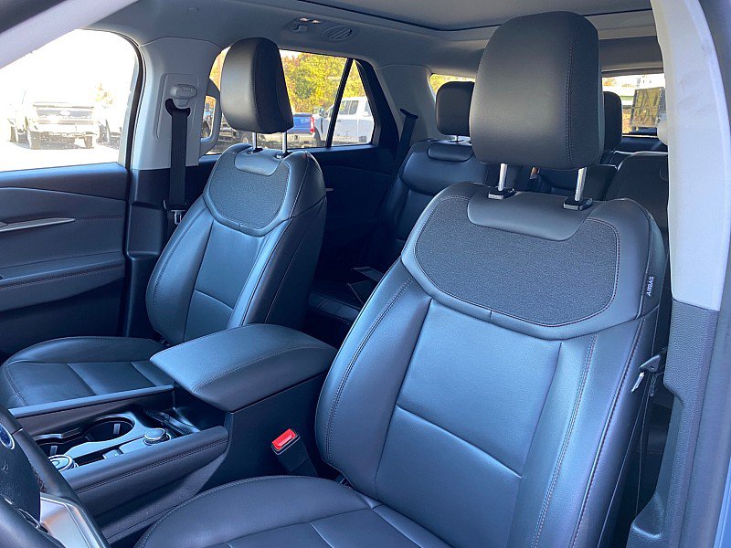 Used 2025 Ford Explorer Active w/ Active Comfort Package AWD/4WD image 24