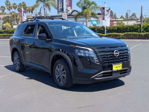 New 2026 Nissan Pathfinder SV FWD image 2
