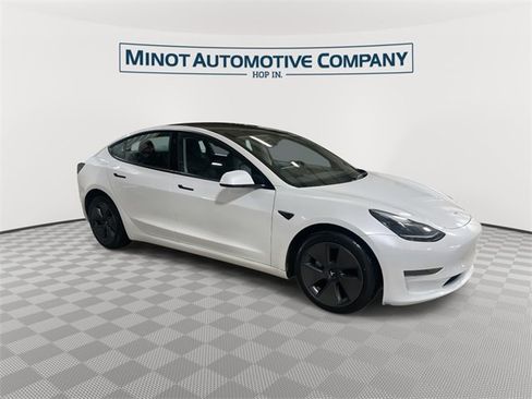 Used 2023 Tesla Model 3 Standard Range image 2