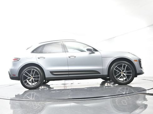 Certified 2025 Porsche Macan AWD/4WD image 53