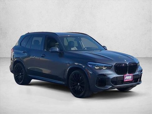 Used 2022 BMW X5 xDrive40i w/ M Sport Package AWD/4WD image 3