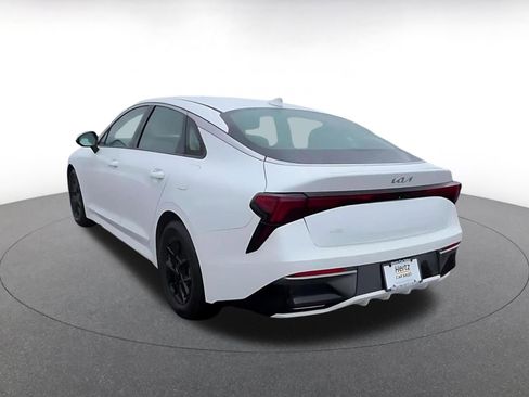 Used 2025 Nissan Versa SV image 10