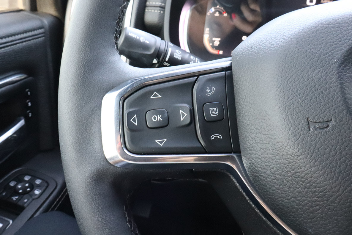 Used 2025 RAM 2500 Laramie AWD/4WD image 28