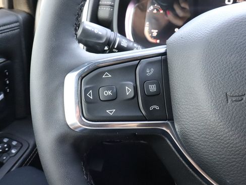 Used 2025 RAM 2500 Laramie AWD/4WD image 28