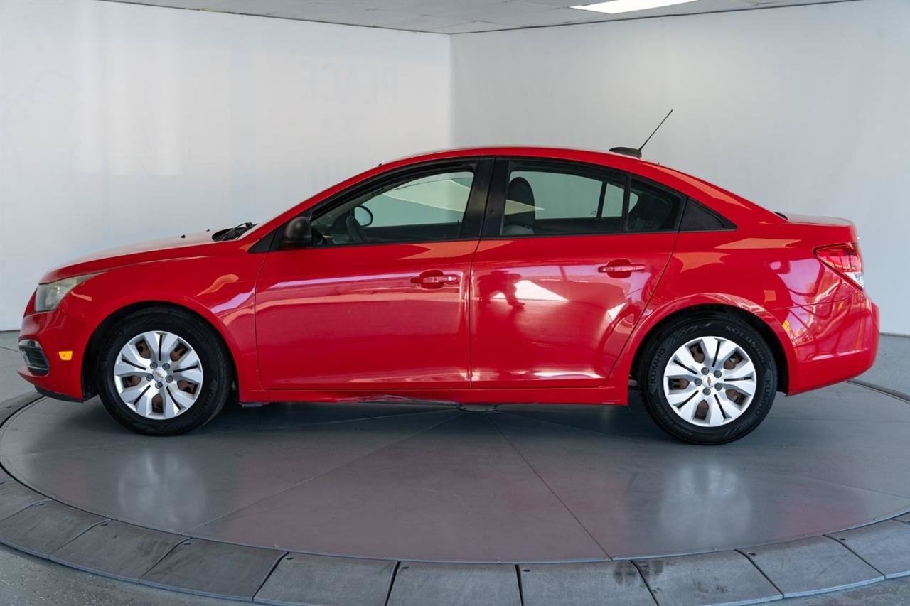 Used 2015 Chevrolet Cruze LS FWD image 4