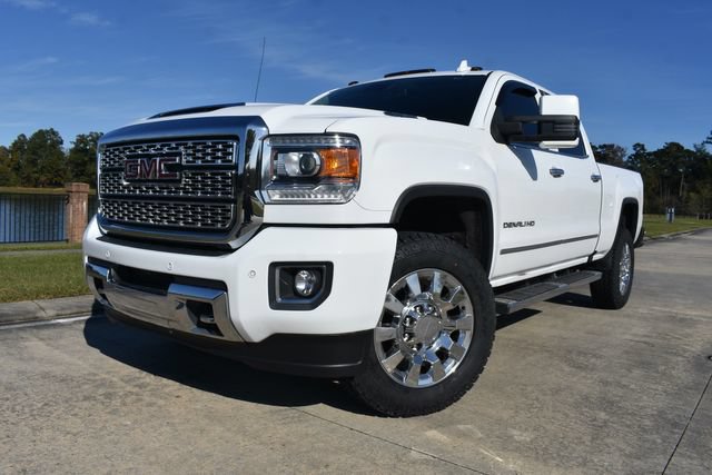 Used 2019 GMC Sierra 2500 Denali w/ Duramax Plus Package AWD/4WD image 5