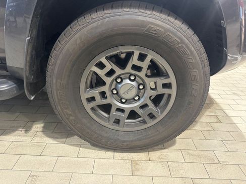 Used 2020 Toyota 4Runner SR5 Premium w/ Moonroof Package image 11