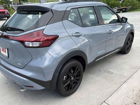 Used 2024 Nissan Kicks SR w/ SR Premium Package FWD image 3