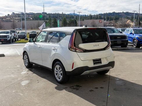 Certified 2023 Kia Soul LX image 5